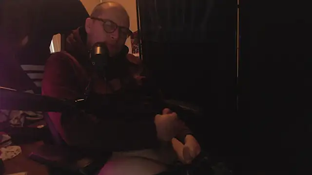 Snapshot of chicostick413 chatting on November 26, 2025, 7:04 pm chicostick413 online show from November 26, 2025, 7:04 pm