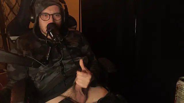 chicostick413 online show from March 16, 2026, 1:33 am