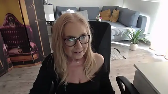 sofia xkiss online show from March 19, 2026, 2:54 pm