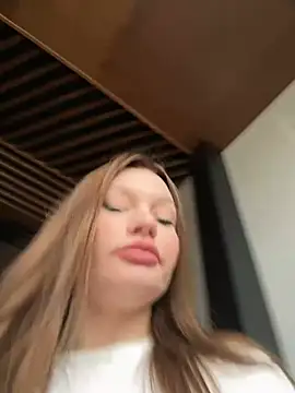 justmila online show from December 10, 2024, 11:11 am