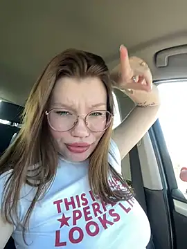 justmila online show from March 3, 2025, 11:33 am