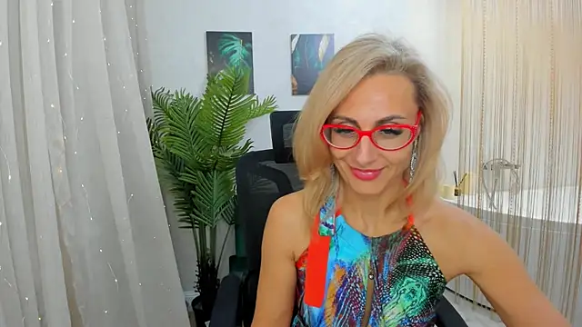 Snapshot of MuseOfStage chatting on February 2, 2025, 5:15 pm MuseOfStage online show from February 2, 2025, 5:15 pm