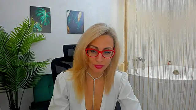 Snapshot of MuseOfStage chatting on February 13, 2025, 10:55 am MuseOfStage online show from February 13, 2025, 10:55 am