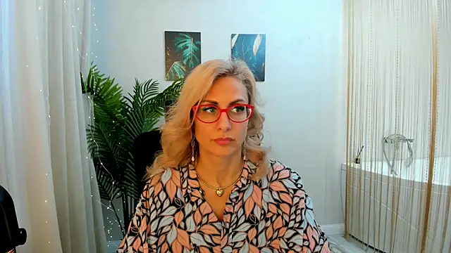 Snapshot of MuseOfStage chatting on March 7, 2025, 11:29 am MuseOfStage online show from March 7, 2025, 11:29 am