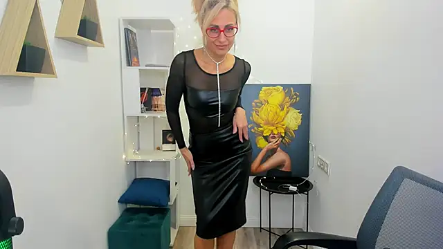 Snapshot of MuseOfStage chatting on March 14, 2025, 5:46 pm MuseOfStage online show from March 14, 2025, 5:46 pm