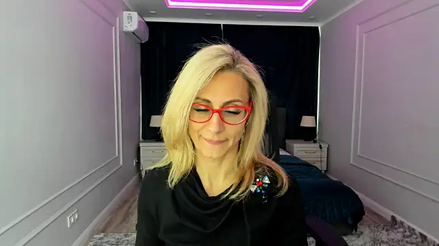 Snapshot of MuseOfStage chatting on March 17, 2025, 11:42 am MuseOfStage online show from March 17, 2025, 11:42 am