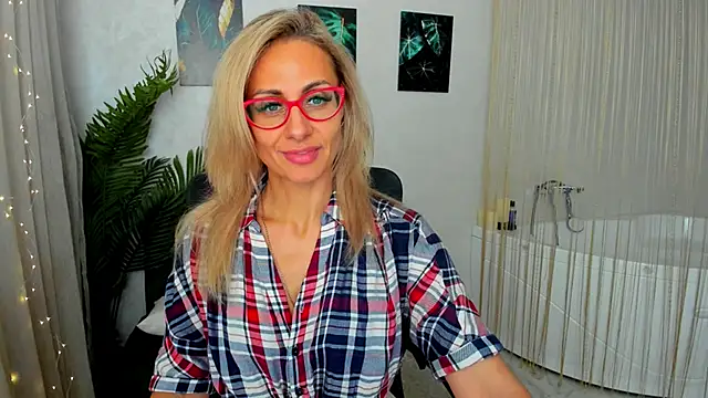 Snapshot of MuseOfStage chatting on October 9, 2025, 11:30 am MuseOfStage online show from October 9, 2025, 11:30 am