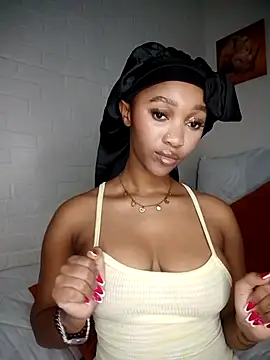 Snapshot of Shria107 chatting on January 16, 2026, 8:13 pm Shria107 online show from January 16, 2026, 8:13 pm