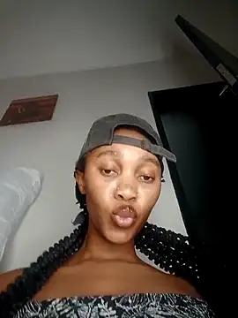 Snapshot of Shria107 chatting on February 10, 2026, 9:19 pm Shria107 online show from February 10, 2026, 9:19 pm