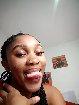 Snapshot of Shria107 chatting on February 13, 2026, 12:12 pm Shria107 online show from February 13, 2026, 12:12 pm