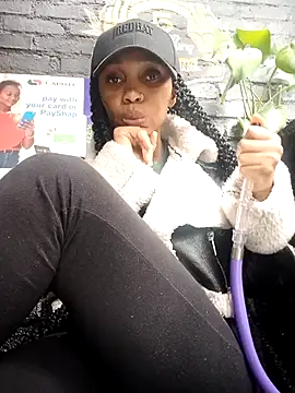 Snapshot of Shria107 chatting on February 15, 2026, 10:47 am Shria107 online show from February 15, 2026, 10:47 am