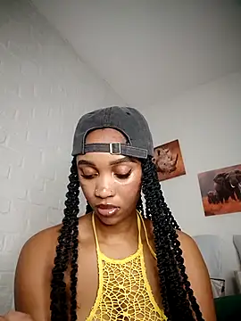 Snapshot of Shria107 chatting on February 21, 2026, 7:04 pm Shria107 online show from February 21, 2026, 7:04 pm