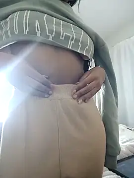 Snapshot of Shria107 chatting on March 13, 2026, 3:57 am Shria107 online show from March 13, 2026, 3:57 am