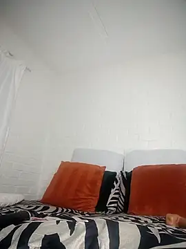 Snapshot of Shria107 chatting on March 16, 2026, 10:14 pm Shria107 online show from March 16, 2026, 10:14 pm