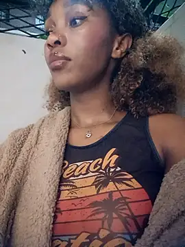 Snapshot of Shria107 chatting on March 30, 2026, 10:33 pm Shria107 online show from March 30, 2026, 10:33 pm