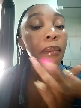 Snapshot of Shria107 chatting on April 5, 2026, 11:02 pm Shria107 online show from April 5, 2026, 11:02 pm