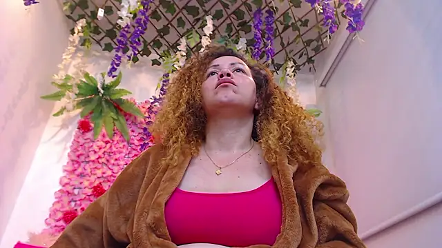 Snapshot of BLONDE_SEXYHOT chatting on February 5, 2026, 9:58 am BLONDE SEXYHOT online show from February 5, 2026, 9:58 am