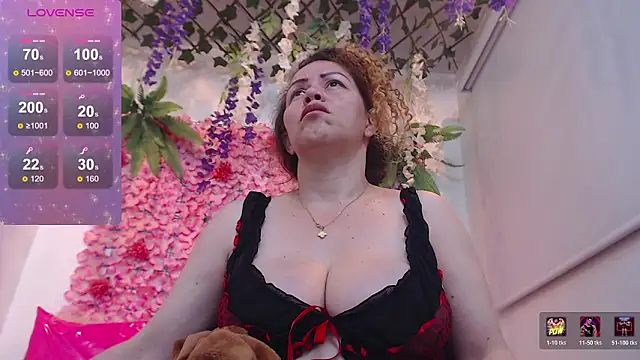 Snapshot of BLONDE_SEXYHOT chatting on February 19, 2026, 10:00 am BLONDE SEXYHOT online show from February 19, 2026, 10:00 am