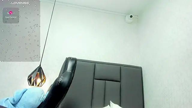 MAILYLOVE1 online show from February 4, 2025, 3:36 pm