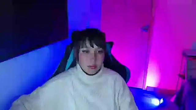 Snapshot of Skarlet_Adams28 chatting on April 23, 2026, 2:24 am Skarlet Adams28 online show from April 23, 2026, 2:24 am