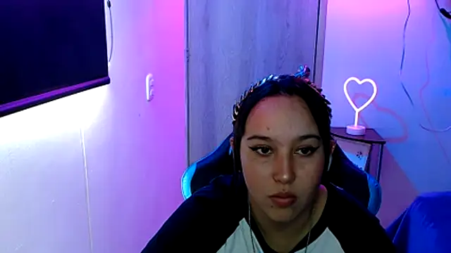 Snapshot of Skarlet_Adams28 chatting on April 28, 2026, 8:36 pm Skarlet Adams28 online show from April 28, 2026, 8:36 pm