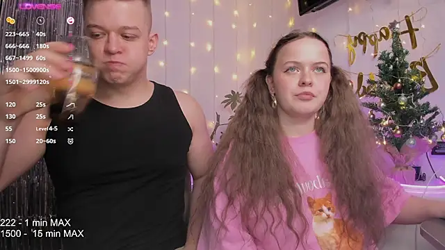 Snapshot of Hanna_and_Justin chatting on December 10, 2024, 8:38 pm Hanna and Justin online show from December 10, 2024, 8:38 pm