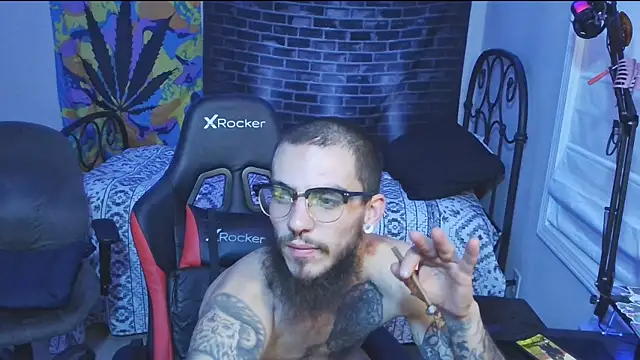 Snapshot of XMeF10 chatting on January 6, 2025, 4:04 am XMeF10 online show from January 6, 2025, 4:04 am