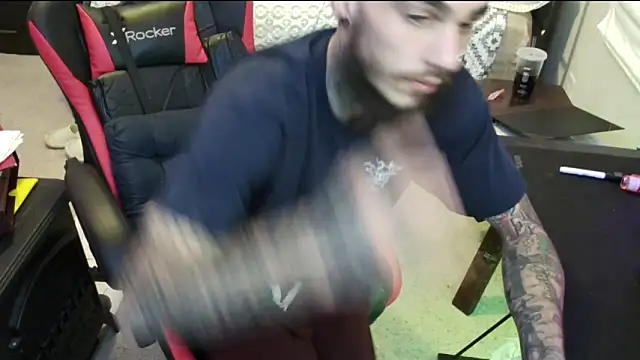 Snapshot of XMeF10 chatting on January 15, 2025, 4:57 am XMeF10 online show from January 15, 2025, 4:57 am