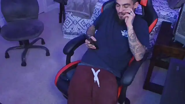 Snapshot of XMeF10 chatting on January 25, 2025, 9:15 am XMeF10 online show from January 25, 2025, 9:15 am