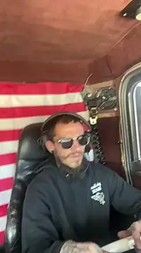 Snapshot of XMeF10 chatting on February 18, 2025, 6:47 pm XMeF10 online show from February 18, 2025, 6:47 pm