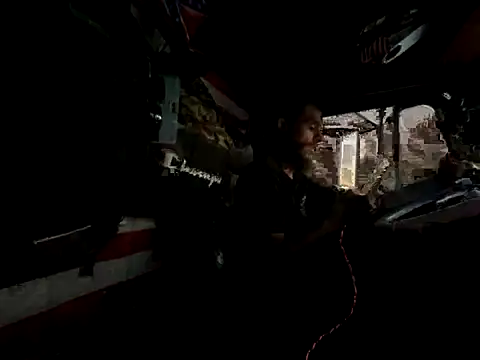 Snapshot of XMeF10 chatting on November 5, 2025, 10:21 pm XMeF10 online show from November 5, 2025, 10:21 pm