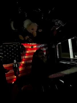 Snapshot of XMeF10 chatting on November 21, 2025, 7:51 am XMeF10 online show from November 21, 2025, 7:51 am