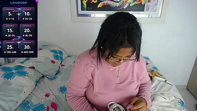 miajoseph  online show from February 21, 2025, 4:40 am