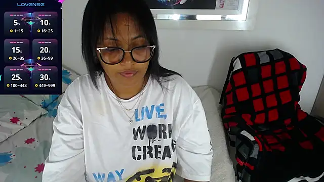 miajoseph  online show from March 1, 2025, 5:09 am