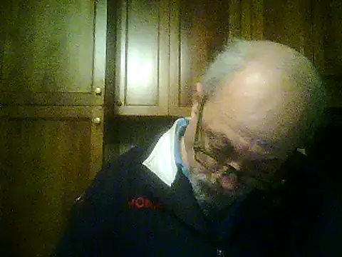 Snapshot of gianbragallini chatting on March 18, 2025, 10:48 pm gianbragallini online show from March 18, 2025, 10:48 pm