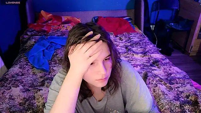 Ruyjin Choi online show from December 24, 2024, 4:19 pm