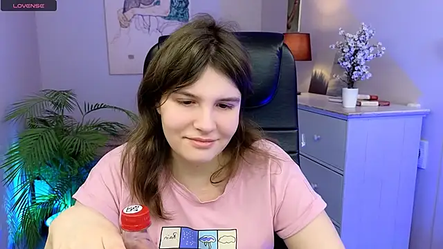 Ruyjin Choi online show from March 18, 2025, 10:46 am