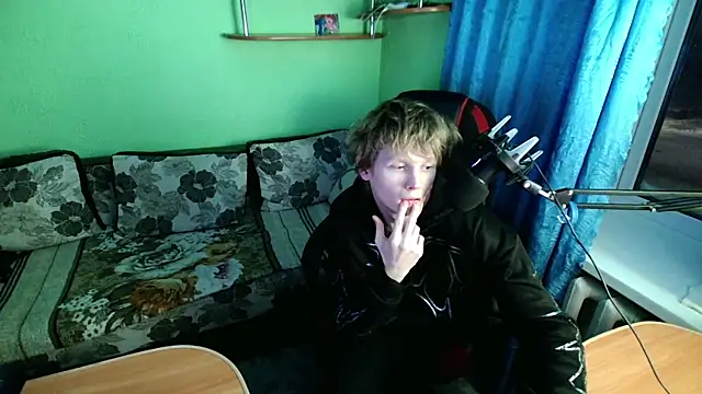 fameboyboo online show from December 22, 2025, 6:05 pm