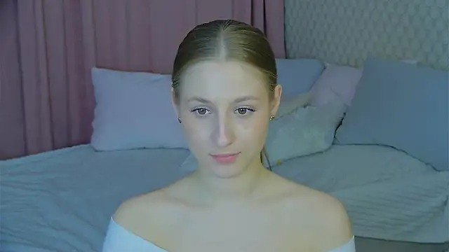 BritneyCruze online show from March 5, 2025, 2:56 pm