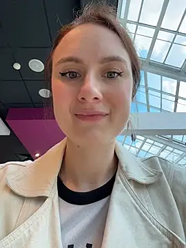 Dina Tease online show from July 9, 2026, 9:57 am