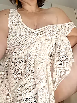 Snapshot of EvaNights chatting on October 12, 2025, 8:30 pm EvaNights online show from October 12, 2025, 8:30 pm