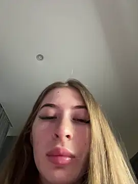 Snapshot of your_girl_next_door chatting on January 11, 2025, 12:29 pm your girl next door online show from January 11, 2025, 12:29 pm