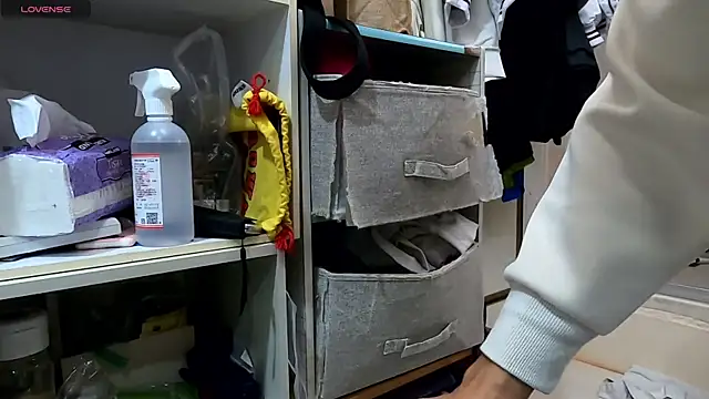 frnk30151 online show from December 13, 2024, 2:38 pm