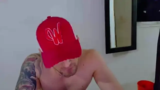 Sexy Alejandro  online show from November 23, 2025, 12:43 am