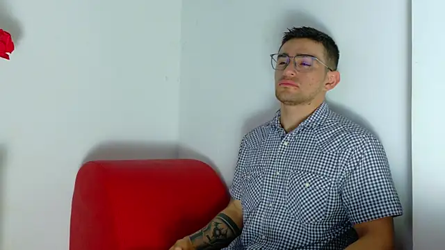 Snapshot of Sexy_Alejandro_ chatting on May 15, 2026, 11:50 am Sexy Alejandro online show from May 15, 2026, 11:50 am