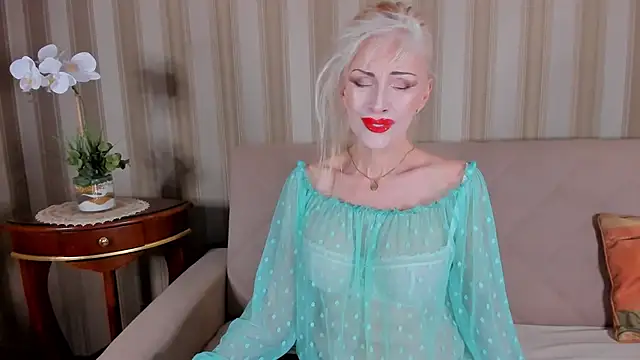 Rita Farel online show from February 5, 2025, 11:39 pm