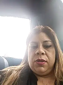 Laura-Hernandez online show from March 6, 2025, 2:18 pm