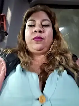 Laura-Hernandez online show from March 15, 2025, 3:59 pm