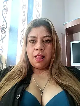 Laura-Hernandez online show from September 16, 2025, 2:40 pm