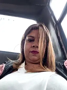 Laura-Hernandez online show from March 24, 2026, 3:28 pm